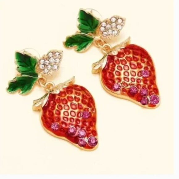 ⭐️❤️ FREE Strawberry Fruit Snack Hipster Rhinestone Modern Drop Berry Earrings - Picture 2 of 4